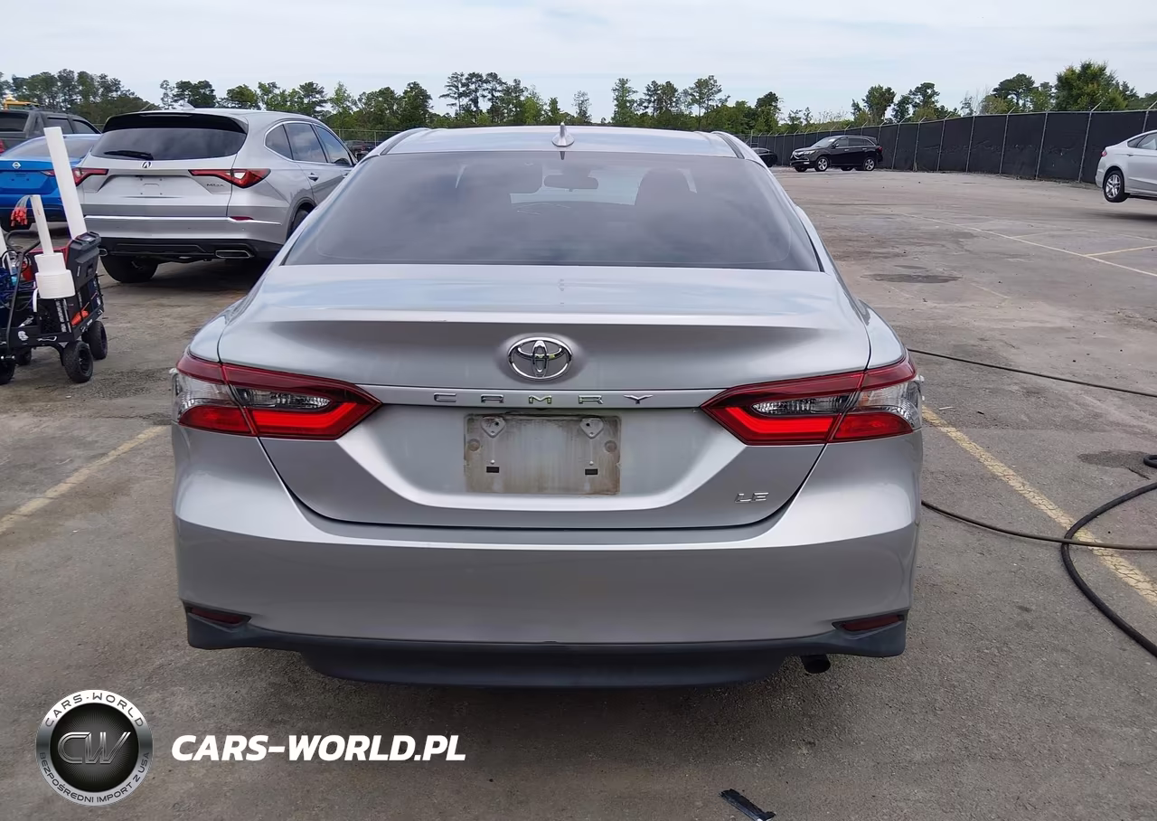 2021 Toyota Camry Le VIN:4T1C11AK9MU552056 - 16