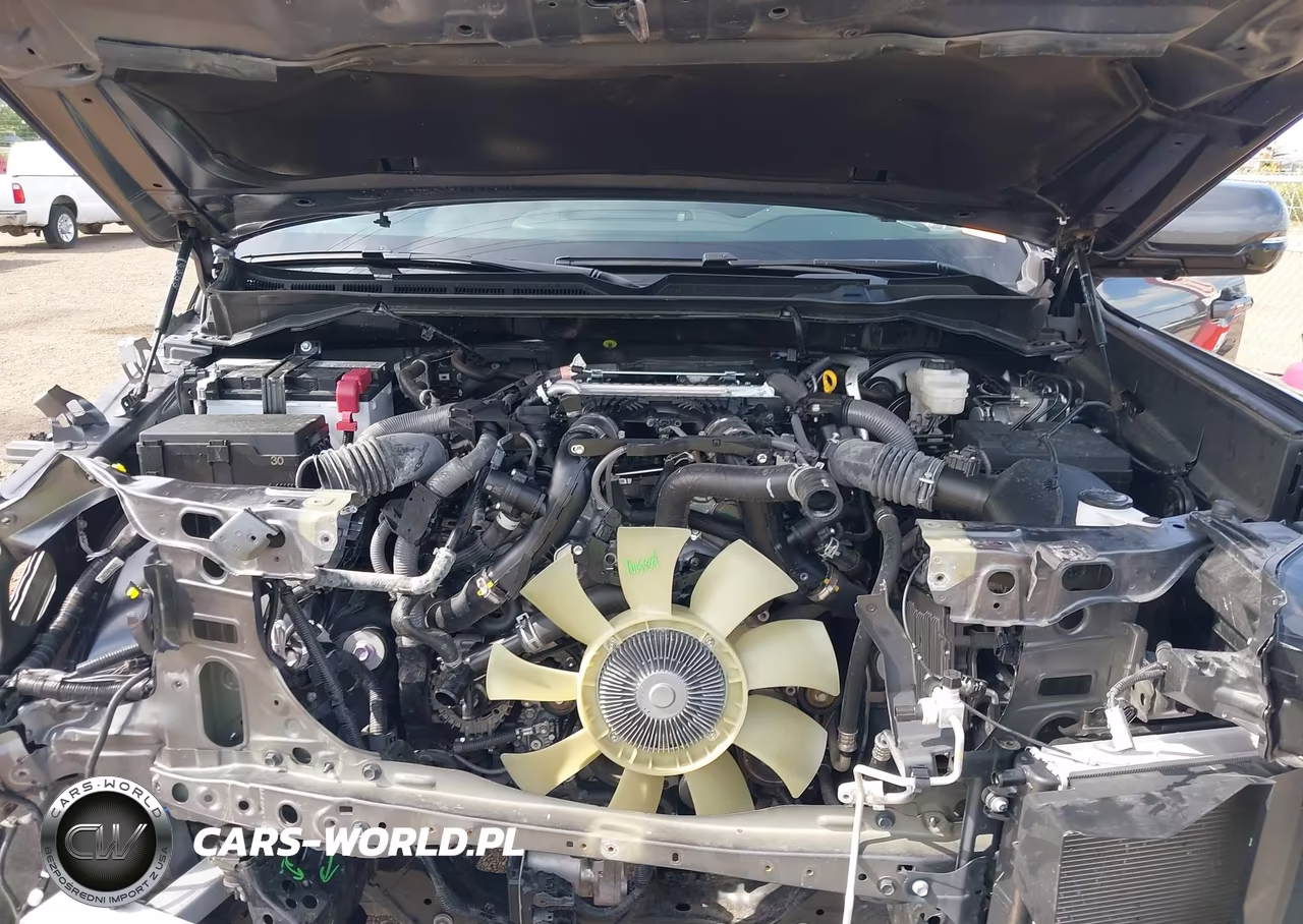 2025 Toyota Tundra Platinum VIN:5TFNA5DB5SX304799 - 10