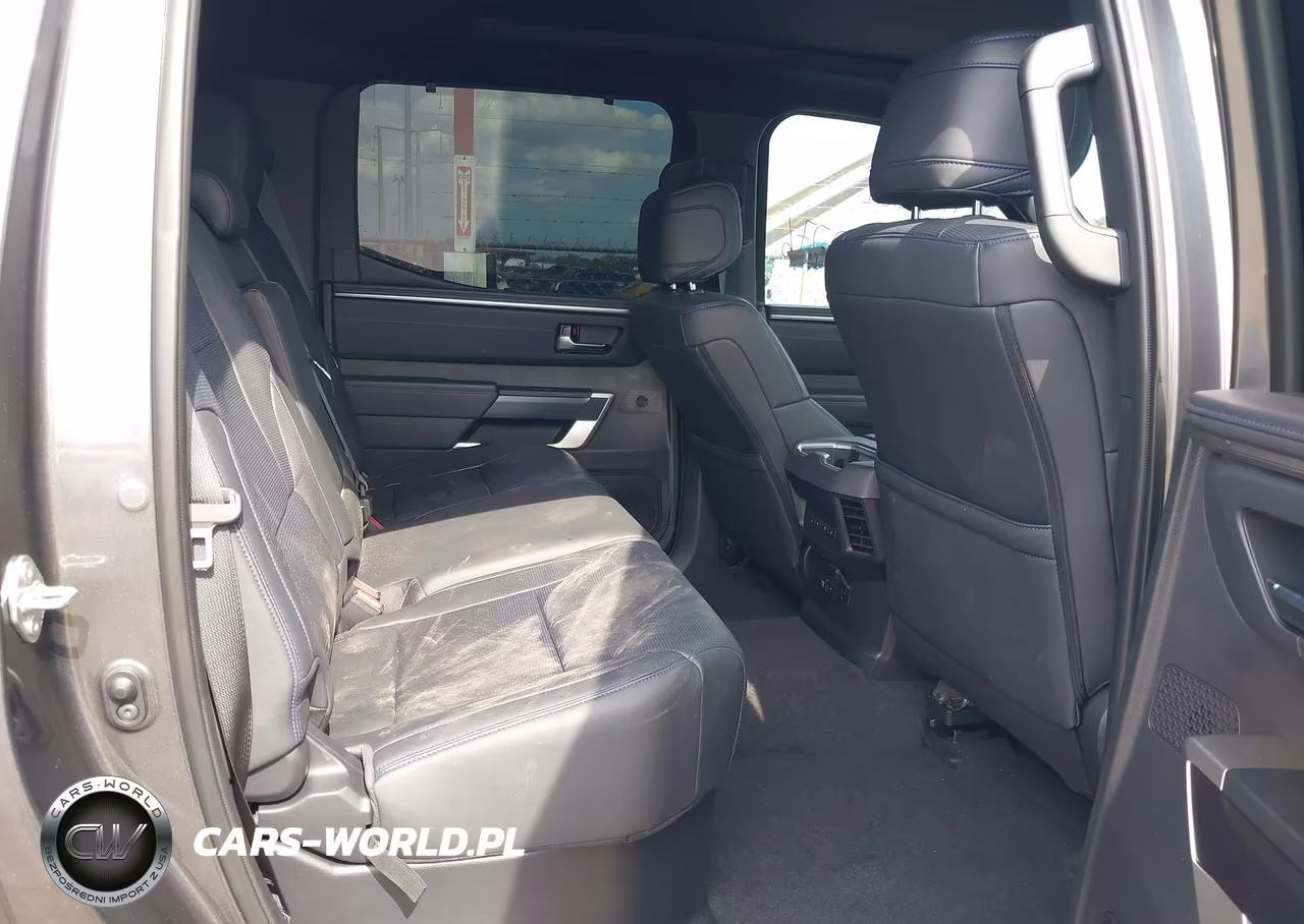 2025 Toyota Tundra Platinum VIN:5TFNA5DB5SX304799 - 8