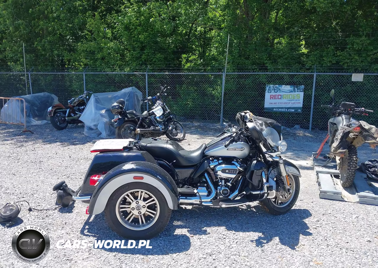2019 Harley-Davidson Flhtcutg VIN:1HD1MAF17KB860739 - 13