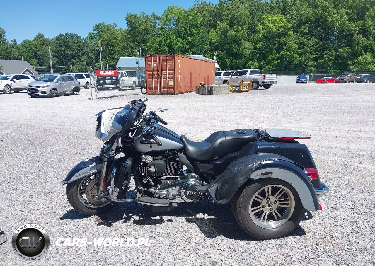 2019 Harley-Davidson Flhtcutg VIN:1HD1MAF17KB860739 - 14