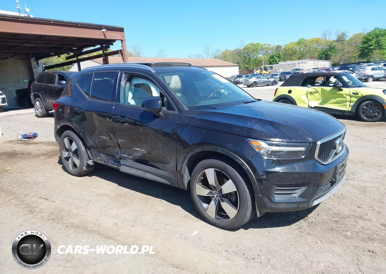 2019 Volvo Xc40 T5 Momentum-T5 R-Design