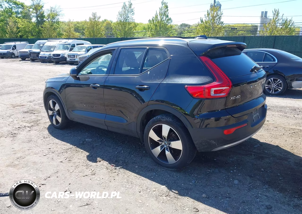 2019 Volvo Xc40 T5 Momentum-T5 R-Design VIN:YV4162XZ2K2014893 - 3