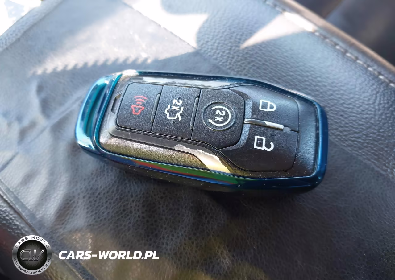 2014 Ford Fusion Hybrid Titanium VIN:3FA6P0RU3ER100165 - 11