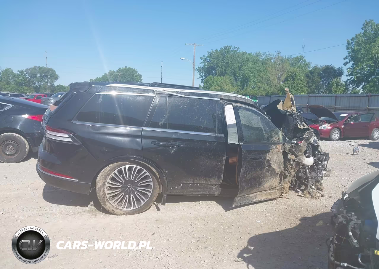 2023 Lincoln Aviator Black Label VIN:5LM5J9XC8PGL00211 - 13