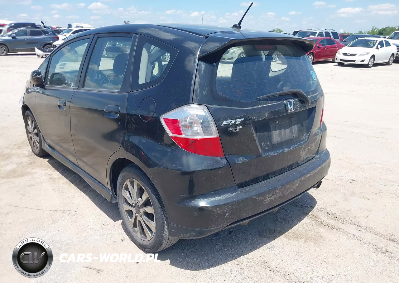 2012 Honda Fit Sport VIN:JHMGE8G55CC038373 - 3
