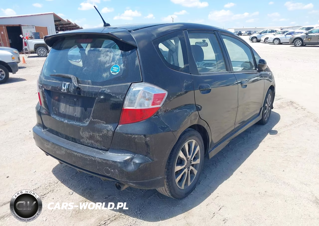 2012 Honda Fit Sport VIN:JHMGE8G55CC038373 - 4