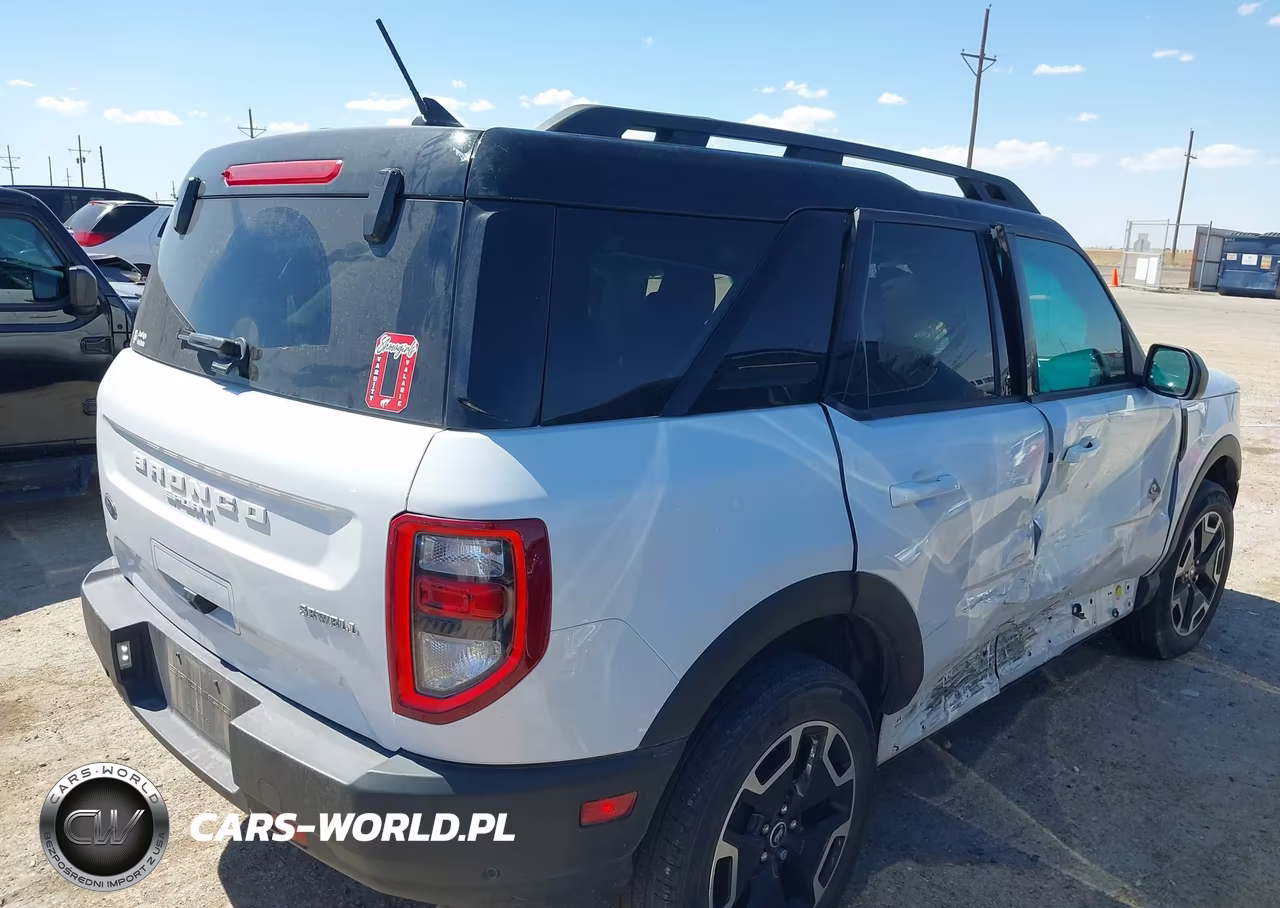 2024 Ford Bronco Sport Outer Banks VIN:3FMCR9C69RRE64047 - 4