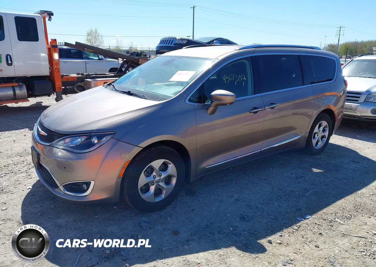 2017 Chrysler Pacifica Touring-L Plus VIN:2C4RC1EG1HR844740 - 2