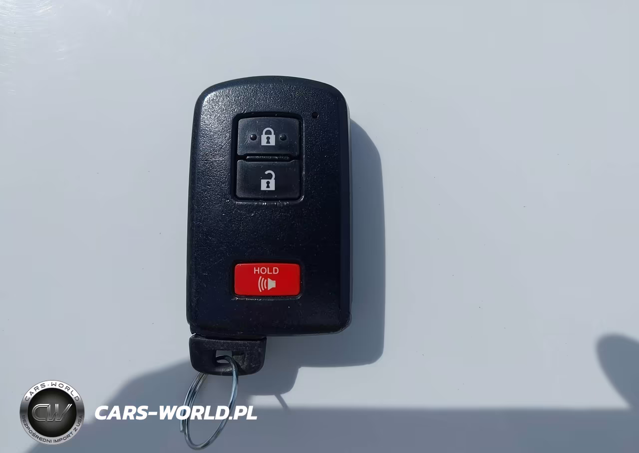 2014 Toyota Prius C Three VIN:JTDKDTB3XE1567730 - 11