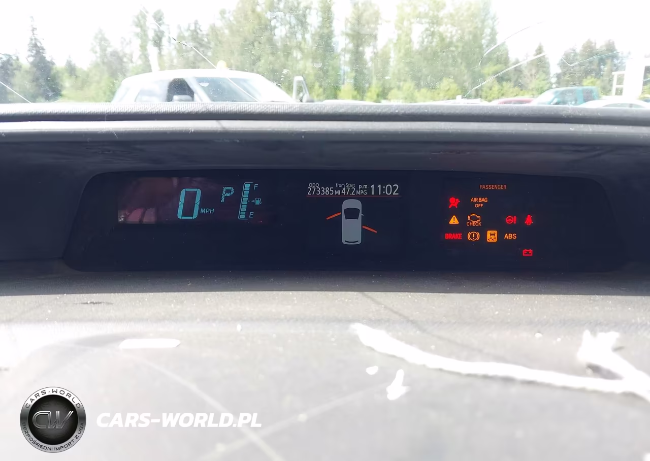 2014 Toyota Prius C Three VIN:JTDKDTB3XE1567730 - 7