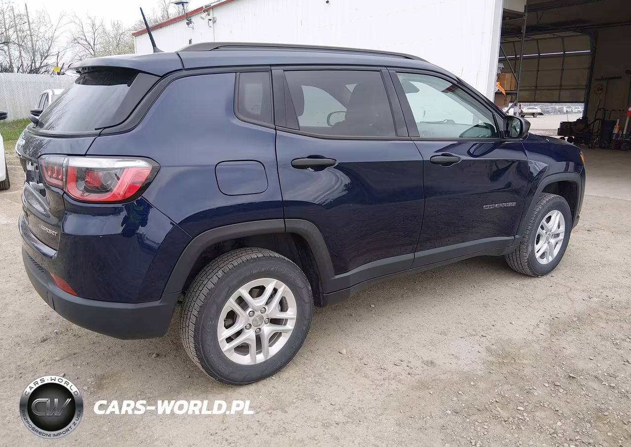 2018 Jeep Compass Sport 4X4 VIN:3C4NJDAB1JT392274 - 4