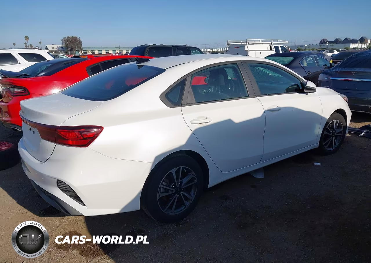 2024 Kia Forte Lxs VIN:3KPF24AD9RE830168 - 4