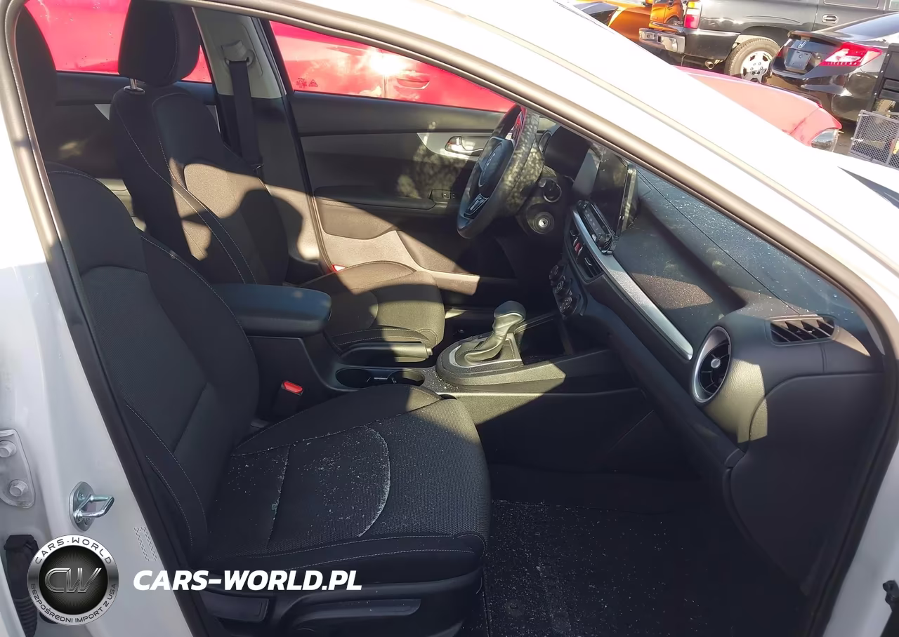 2024 Kia Forte Lxs VIN:3KPF24AD9RE830168 - 5