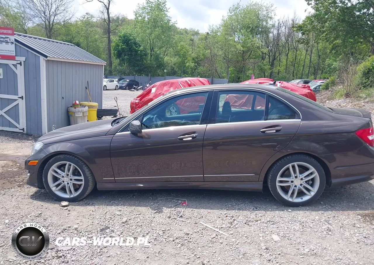 2013 Mercedes-Benz C 300 Sport 4Matic VIN:WDDGF8AB4DR288205 - 14