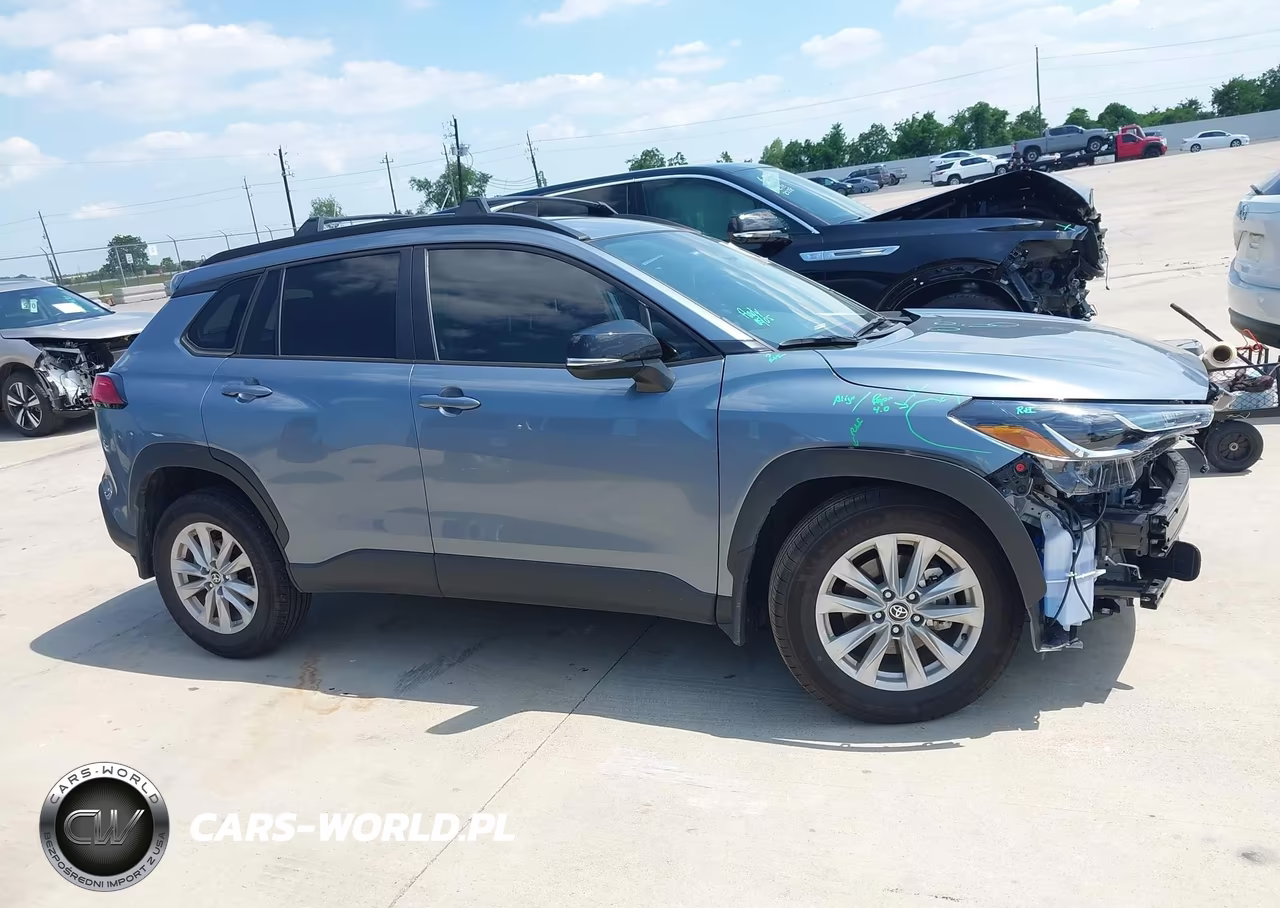 2025 Toyota Corolla Cross Le VIN:7MUCAAAG6SV150499 - 13