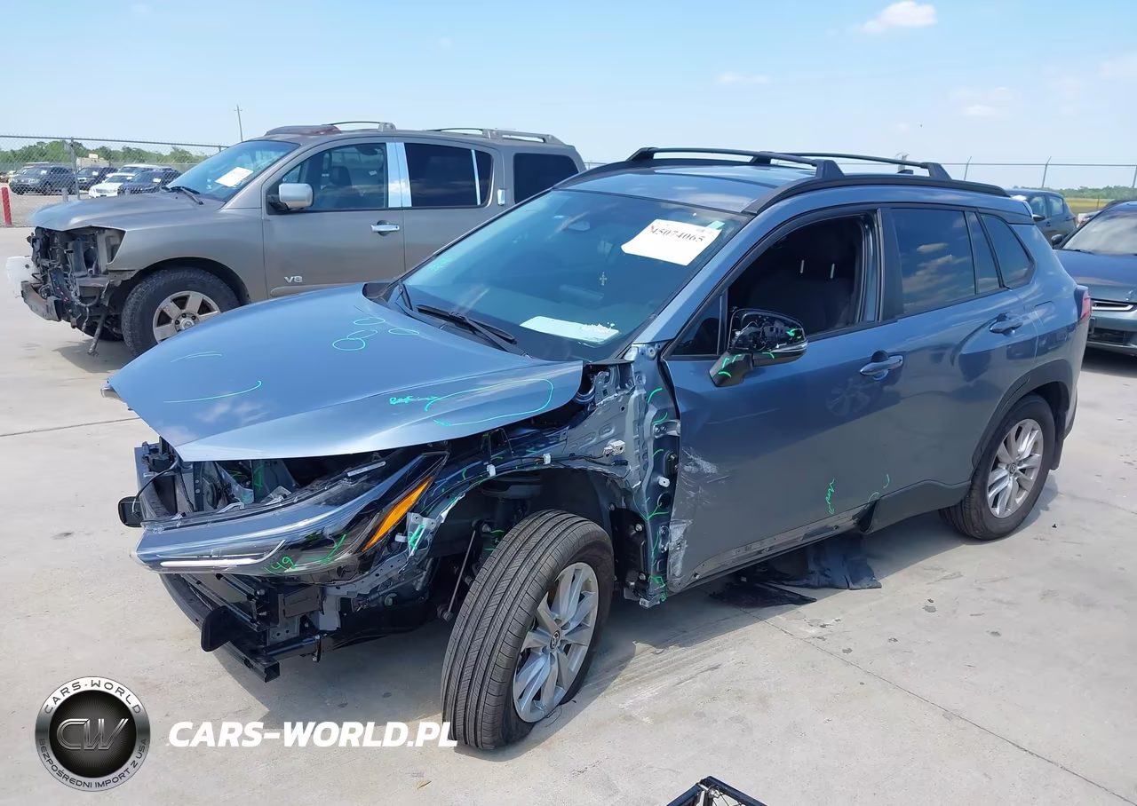 2025 Toyota Corolla Cross Le VIN:7MUCAAAG6SV150499 - 2