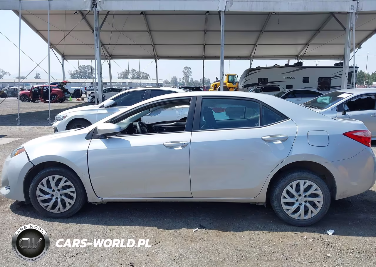 2019 Toyota Corolla Le VIN:5YFBURHE0KP886234 - 14