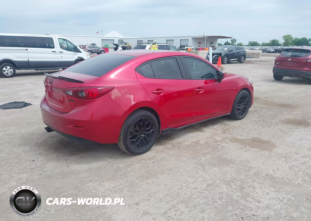 2018 Mazda Mazda3 Touring VIN:3MZBN1V35JM184799 - 4