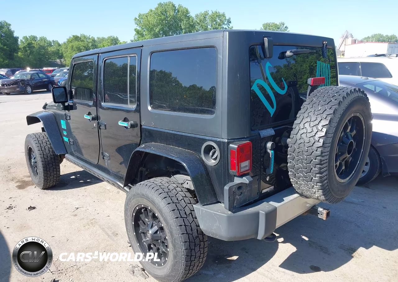 2011 Jeep Wrangler Unlimited Sahara VIN:1J4BA5H16BL588496 - 3