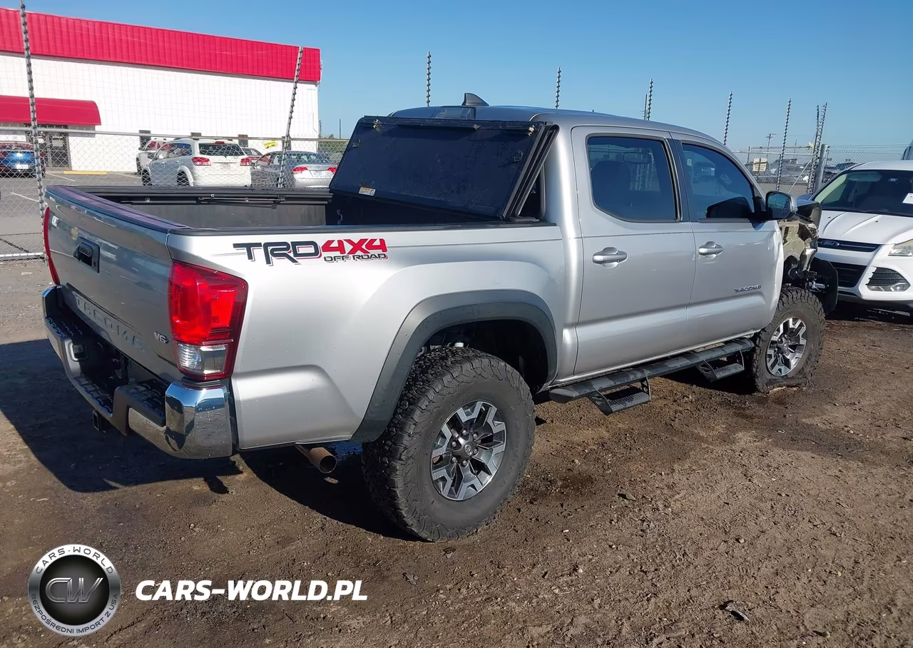 2017 Toyota Tacoma Trd Off Road VIN:5TFCZ5AN7HX062069 - 4