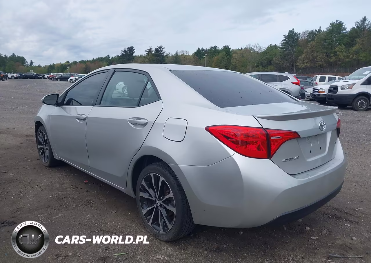 2017 Toyota Corolla Se VIN:2T1BURHEXHC826941 - 3