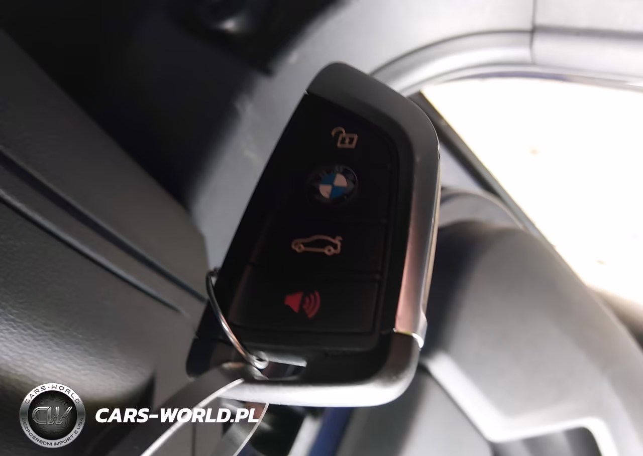 2018 BMW X1 xDrive28I VIN:WBXHT3C37J5K27520 - 11