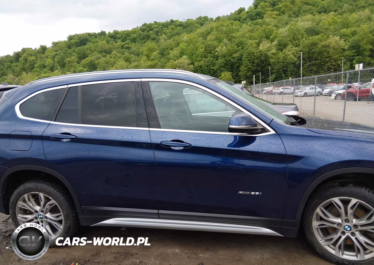 2018 BMW X1 xDrive28I VIN:WBXHT3C37J5K27520 - 13