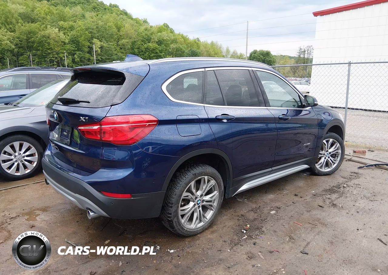 2018 BMW X1 xDrive28I VIN:WBXHT3C37J5K27520 - 4