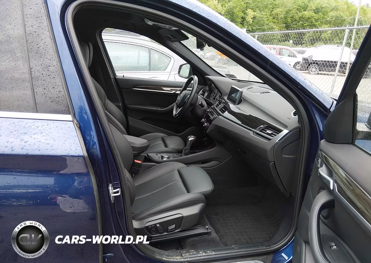 2018 BMW X1 xDrive28I VIN:WBXHT3C37J5K27520 - 5