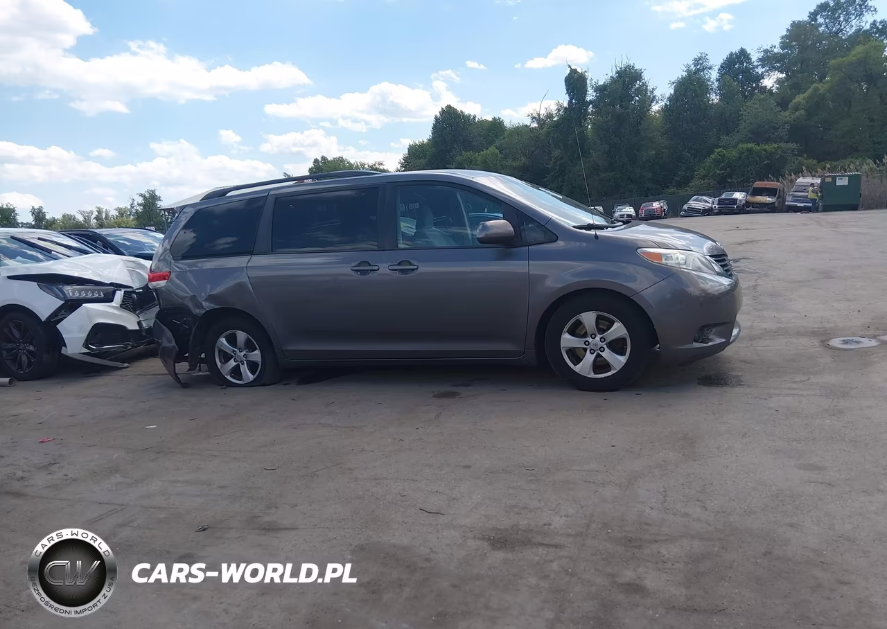 2013 Toyota Sienna Le V6 8 Passenger VIN:5TDKK3DC2DS391003 - 13