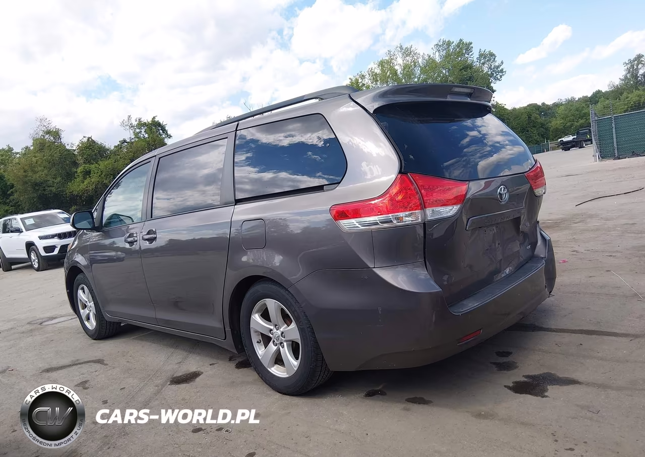 2013 Toyota Sienna Le V6 8 Passenger VIN:5TDKK3DC2DS391003 - 14