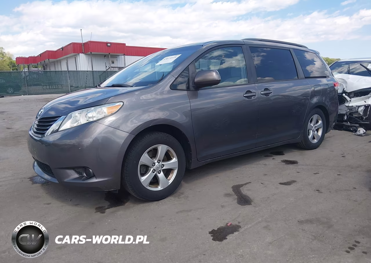 2013 Toyota Sienna Le V6 8 Passenger VIN:5TDKK3DC2DS391003 - 2