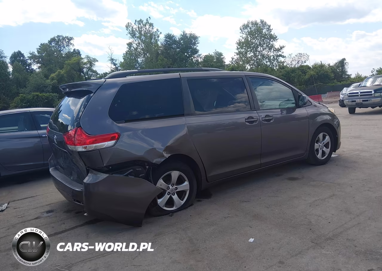 2013 Toyota Sienna Le V6 8 Passenger VIN:5TDKK3DC2DS391003 - 4