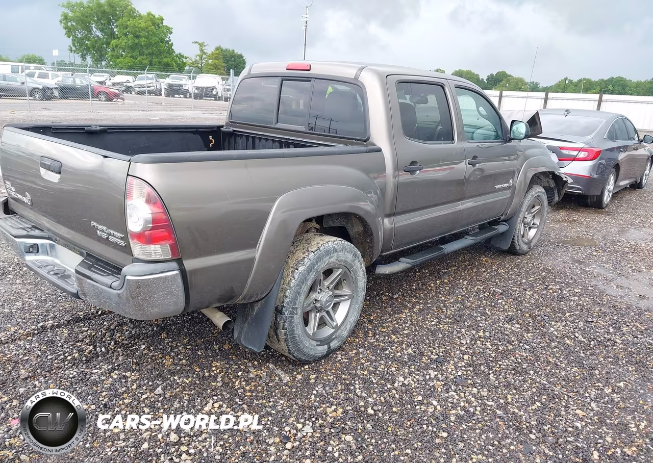 2013 Toyota Tacoma Prerunner V6 VIN:5TFJU4GN0DX030288 - 4