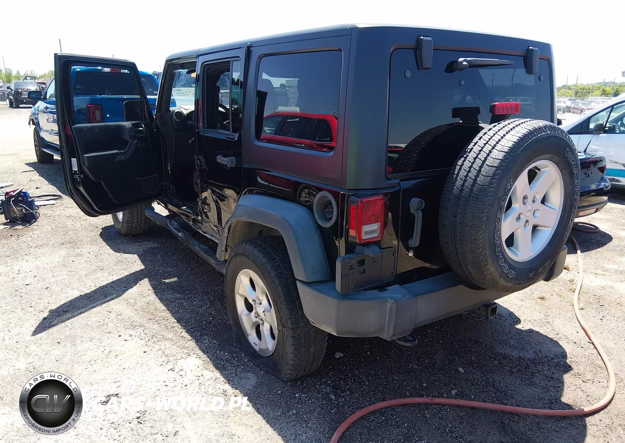 2016 Jeep Wrangler Unlimited Sport VIN:1C4BJWDG1GL265504 - 3