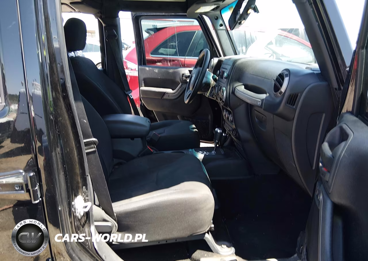 2016 Jeep Wrangler Unlimited Sport VIN:1C4BJWDG1GL265504 - 5