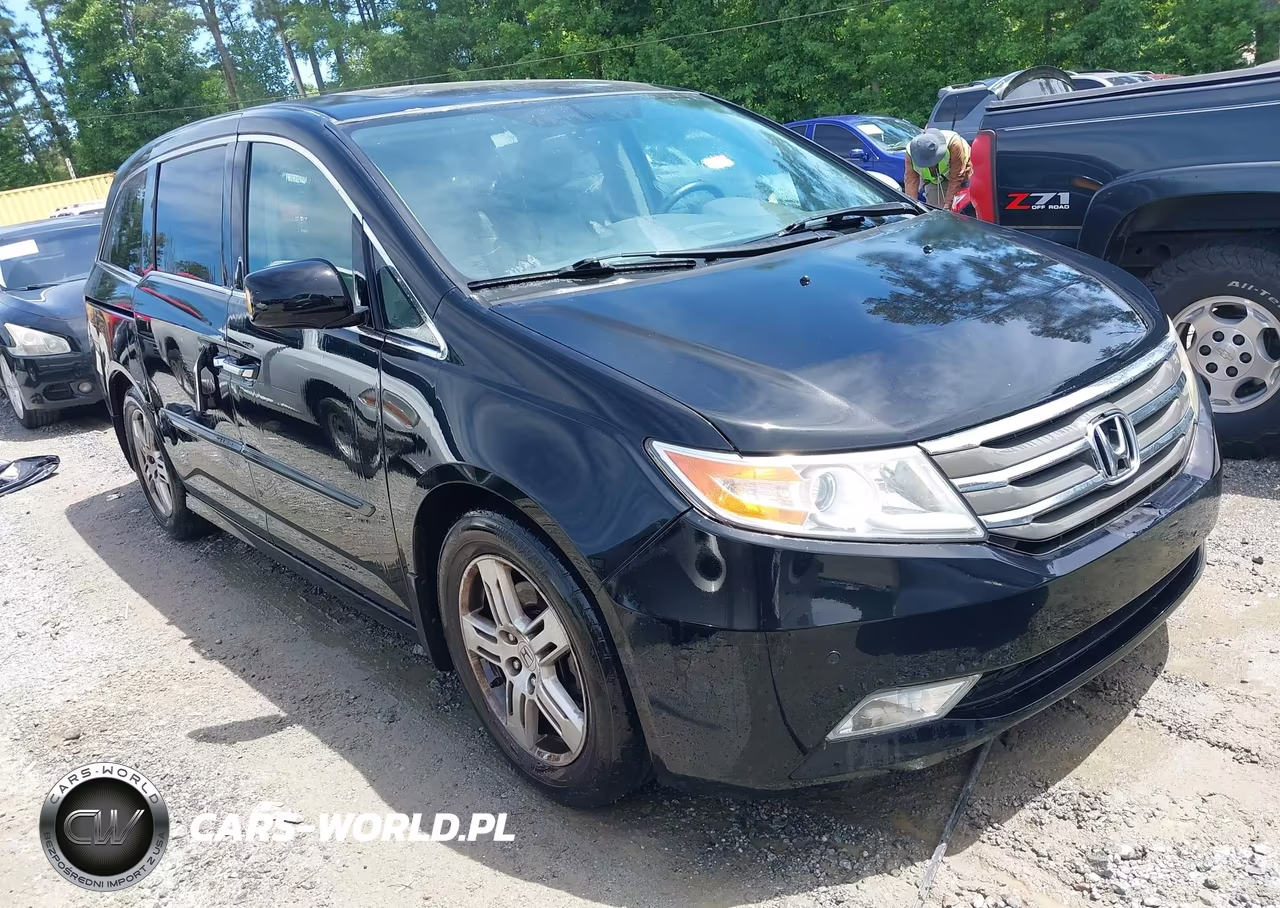 2013 Honda Odyssey Touring-Touring Elite