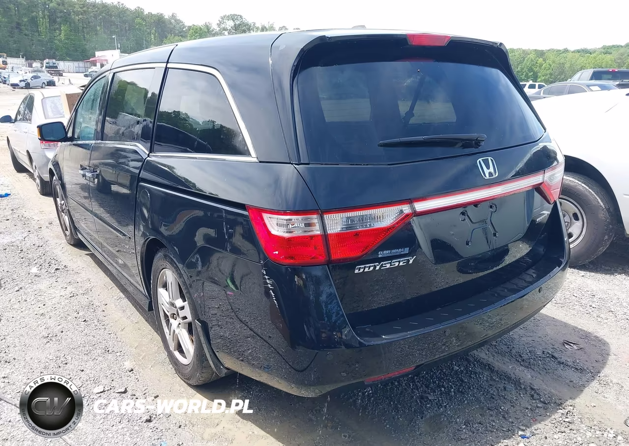 2013 Honda Odyssey Touring-Touring Elite VIN:5FNRL5H96DB003779 - 3