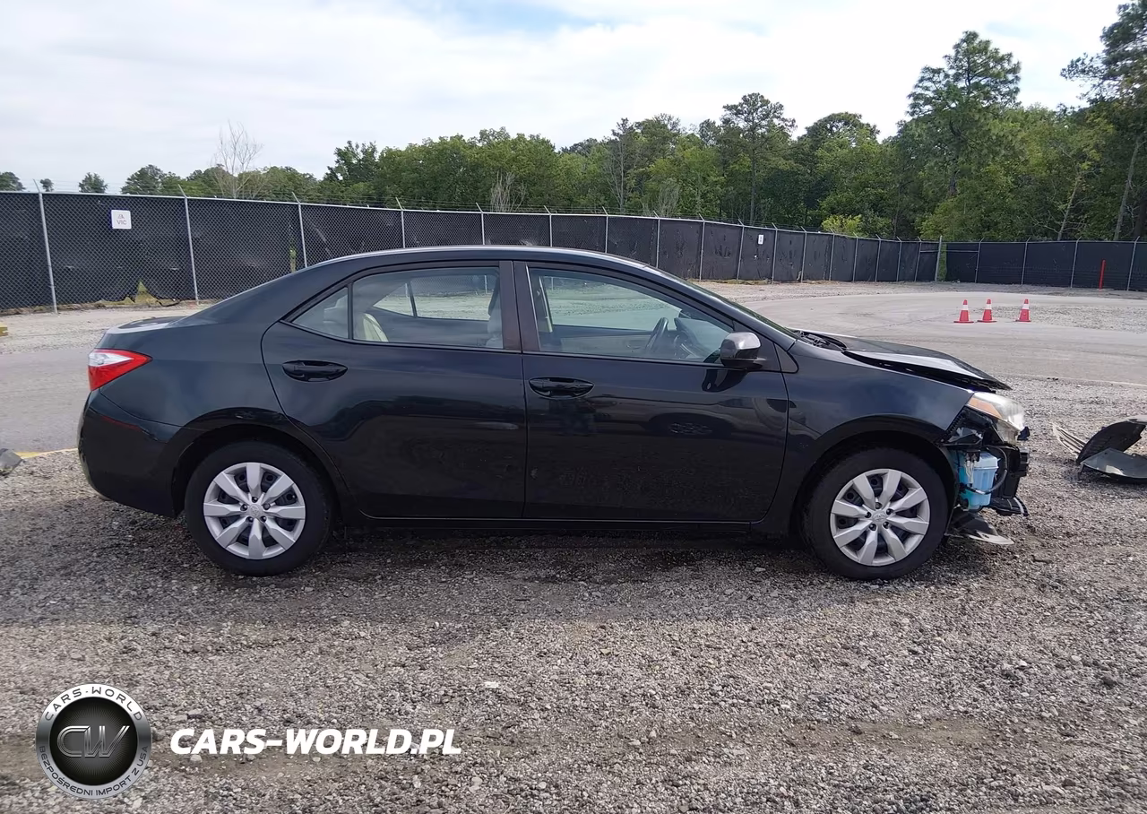 2015 Toyota Corolla Le VIN:5YFBURHE7FP338169 - 14