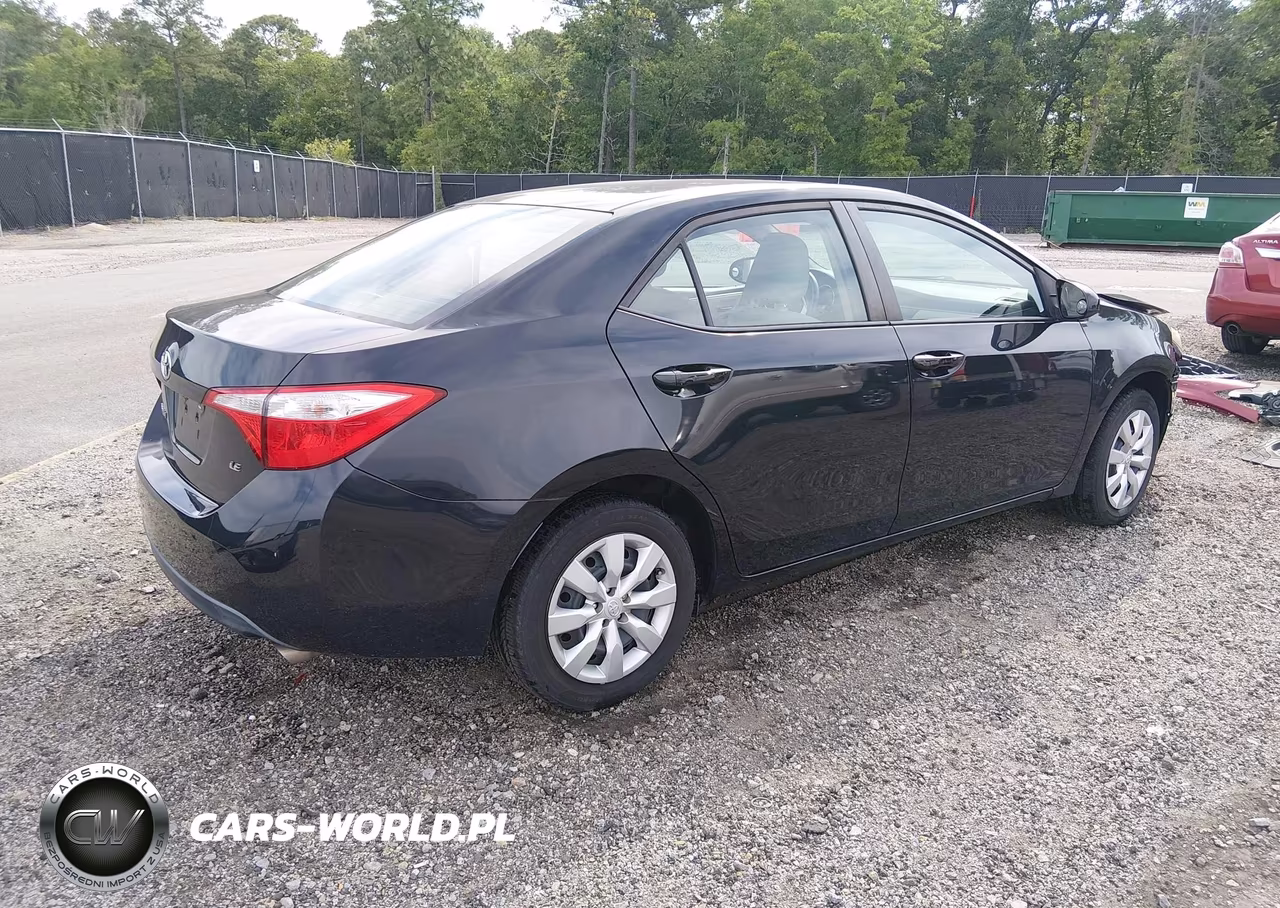 2015 Toyota Corolla Le VIN:5YFBURHE7FP338169 - 4