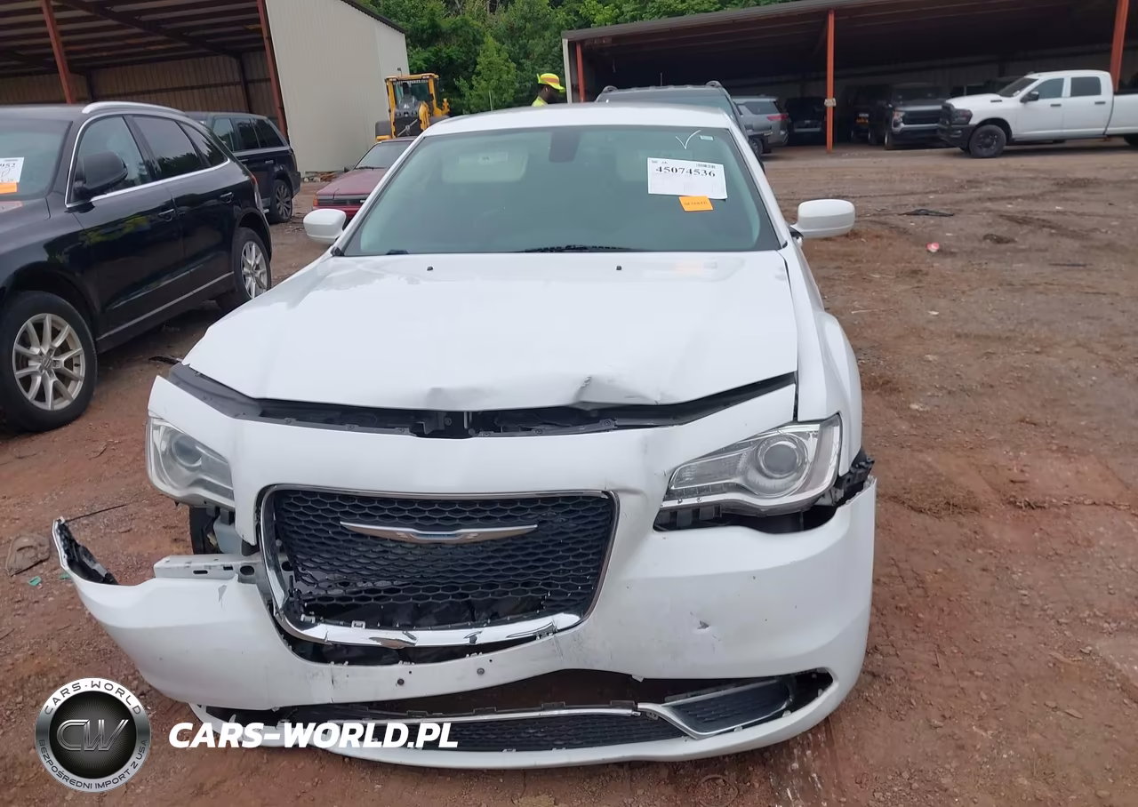 2015 Chrysler 300 Limited VIN:2C3CCAAG7FH739347 - 6