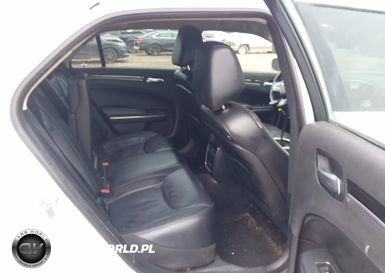 2015 Chrysler 300 Limited VIN:2C3CCAAG7FH739347 - 8