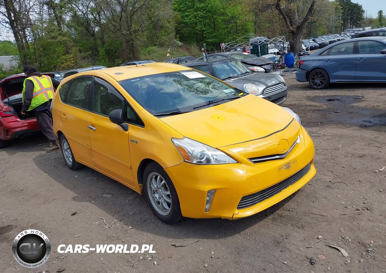 Główne zdjęcie 2013 Toyota Prius V Three
