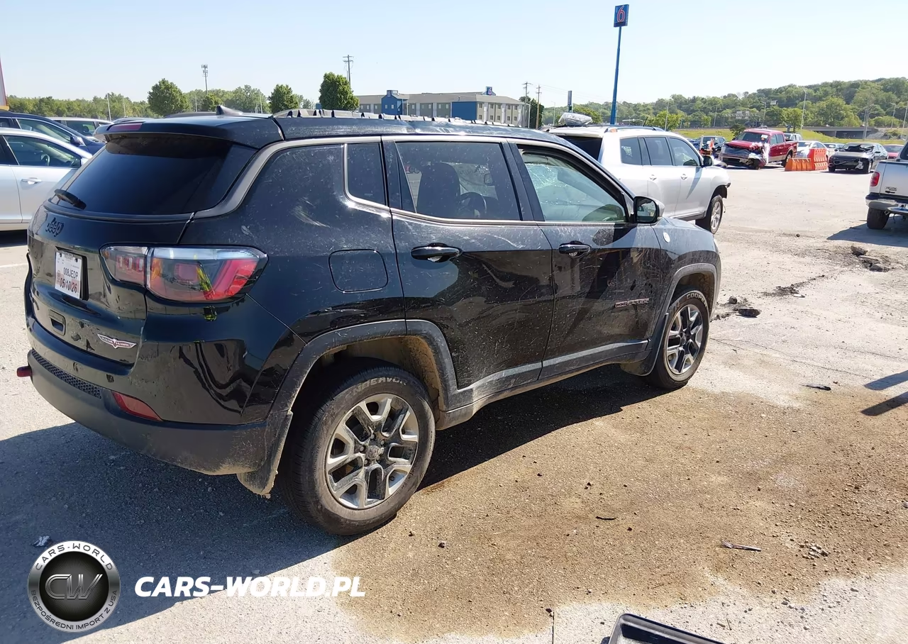 2018 Jeep Compass Trailhawk 4X4 VIN:3C4NJDDB8JT129162 - 4