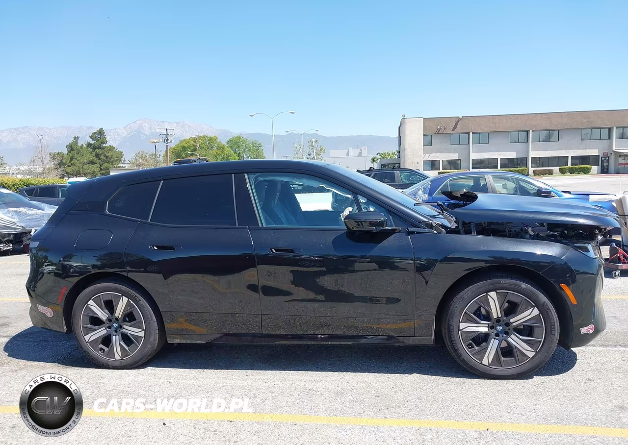 2023 BMW Ix xDrive50 VIN:WB523CF01PCM54870 - 13