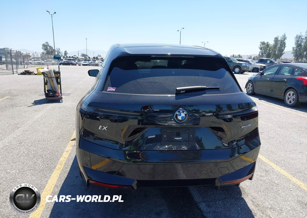 2023 BMW Ix xDrive50 VIN:WB523CF01PCM54870 - 16