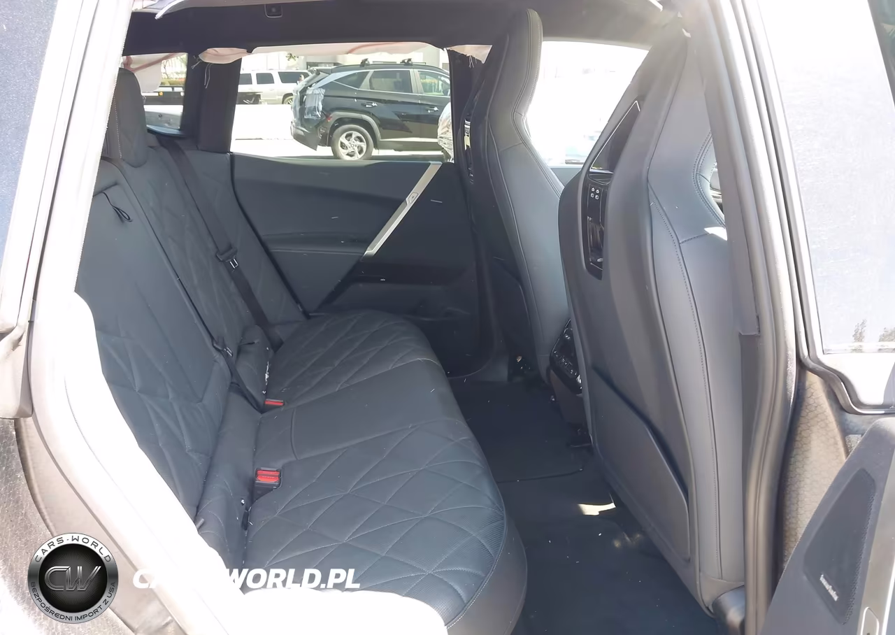 2023 BMW Ix xDrive50 VIN:WB523CF01PCM54870 - 8