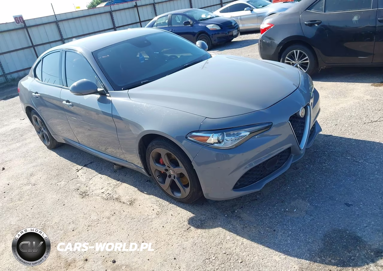 Główne zdjęcie 2017 Alfa Romeo Giulia Awd