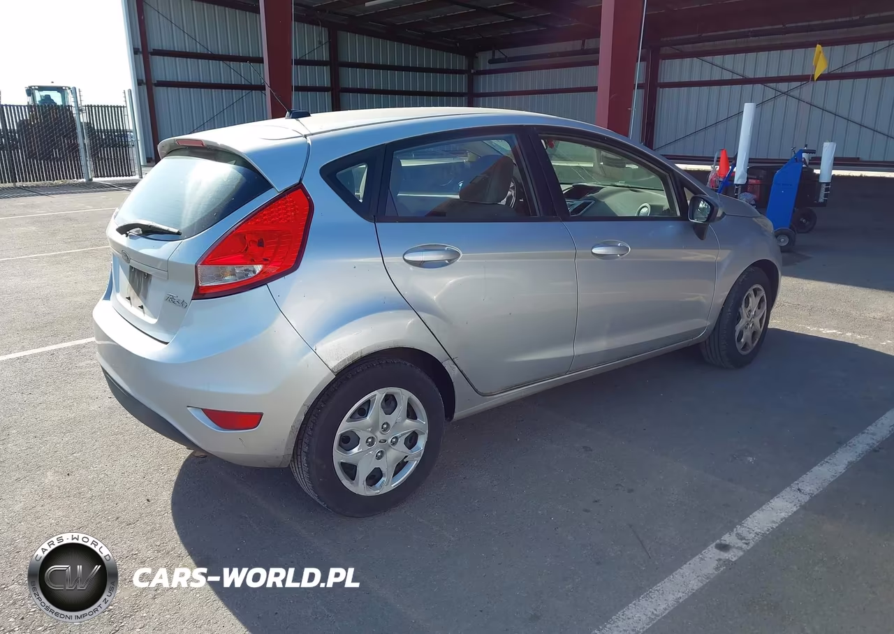 2011 Ford Fiesta Se VIN:3FADP4EJ3BM112044 - 4